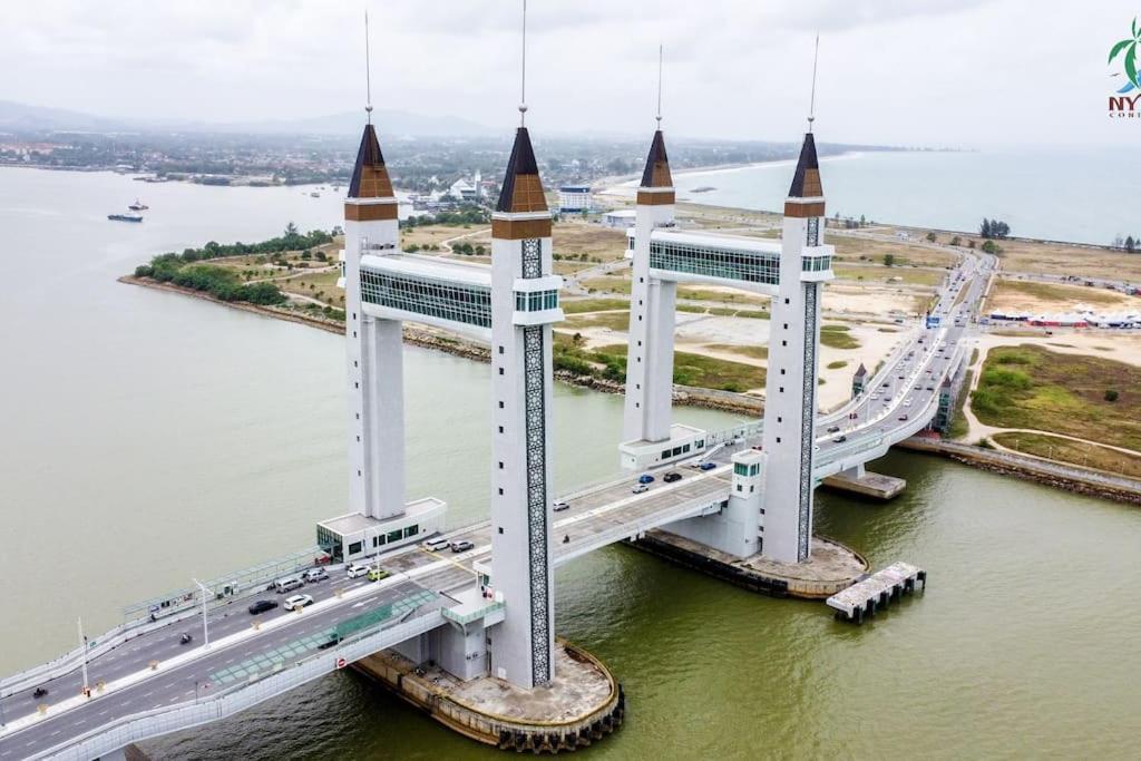 New Drawbridge Condo With Seaview And Pool Kuala Terengganu Eksteriør billede